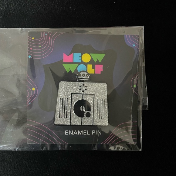 NWP Meow Wolf Collector’s Pin - Picture 2 of 3